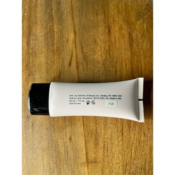 Doll 10 HydraGel Foundation NWT Shade: Deep - Picture 3 of 4